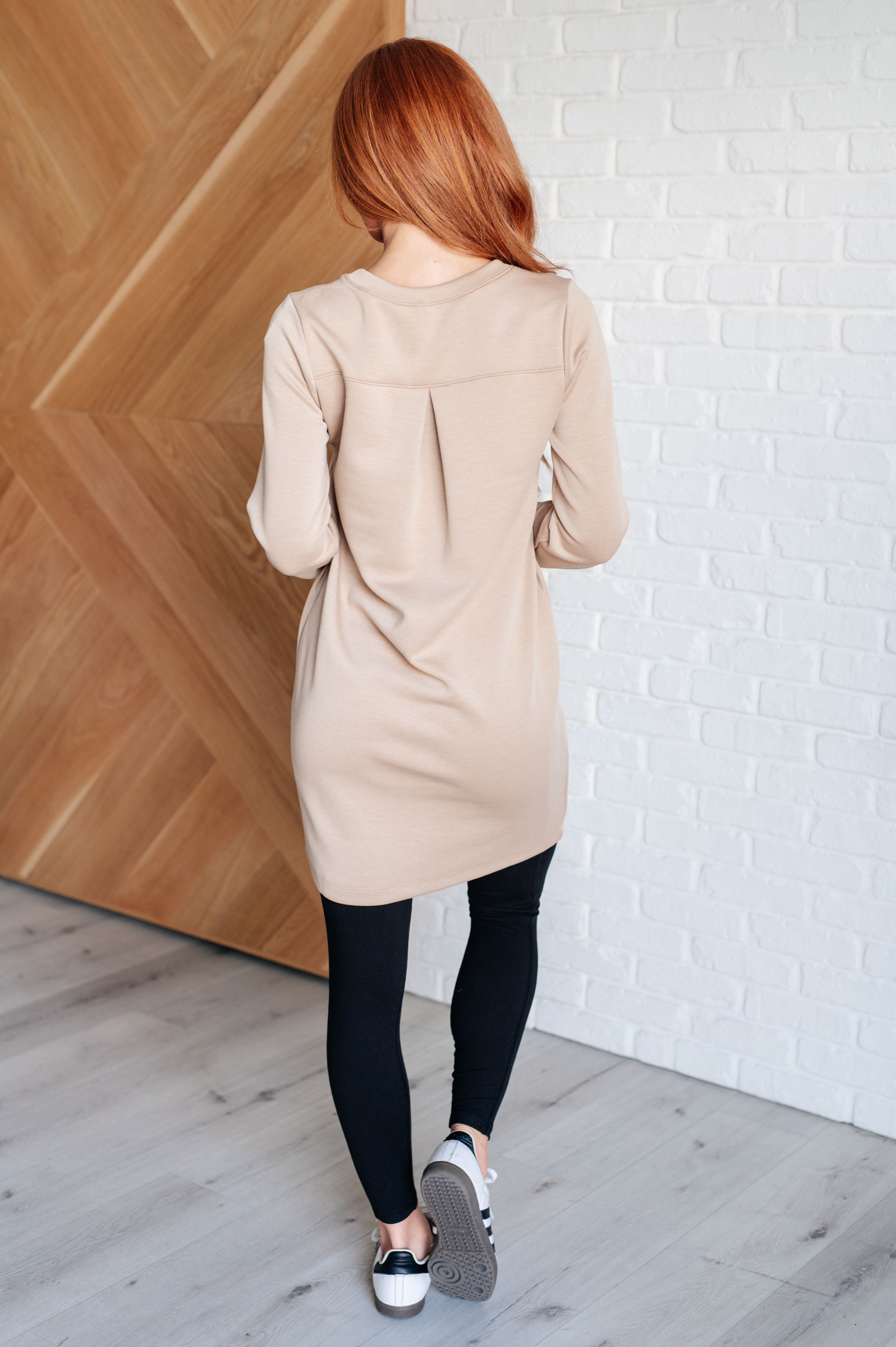 Dear Scarlett Milan Travel Shift Dress in Khaki